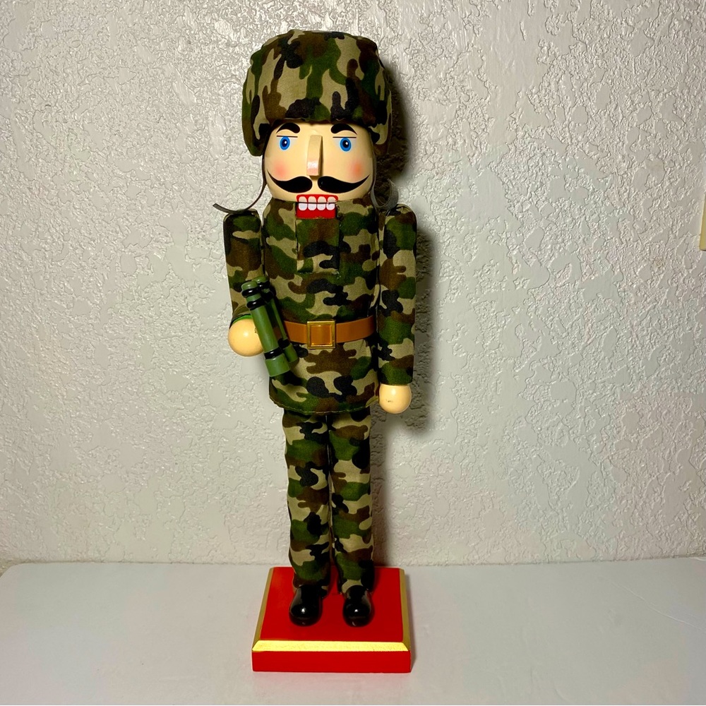 Army Soldier 14” Nutcracker In Camouflage Uniform / Fatigues Wooden Decorative